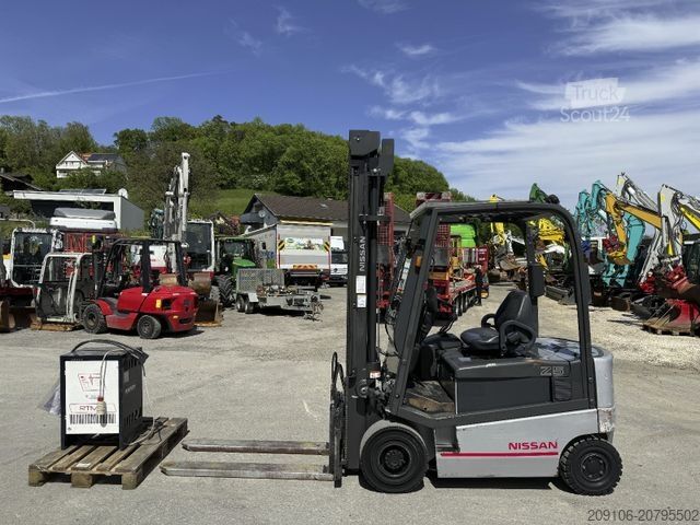 Priekinis krautuvas NISSAN 1Q2L25Q *Triplex+Kool Reachforcks*2960 h Top