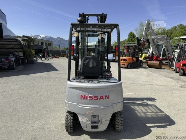 Priekinis krautuvas NISSAN 1Q2L25Q *Triplex+Kool Reachforcks*2960 h Top