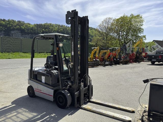 Priekinis krautuvas NISSAN 1Q2L25Q *Triplex+Kool Reachforcks*2960 h Top