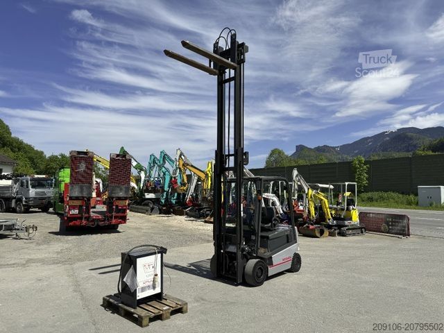 Priekinis krautuvas NISSAN 1Q2L25Q *Triplex+Kool Reachforcks*2960 h Top