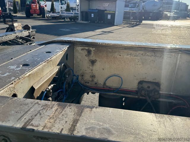 Полуремарке самосвал MENCI SL20B 20 Fuß Containerkipper