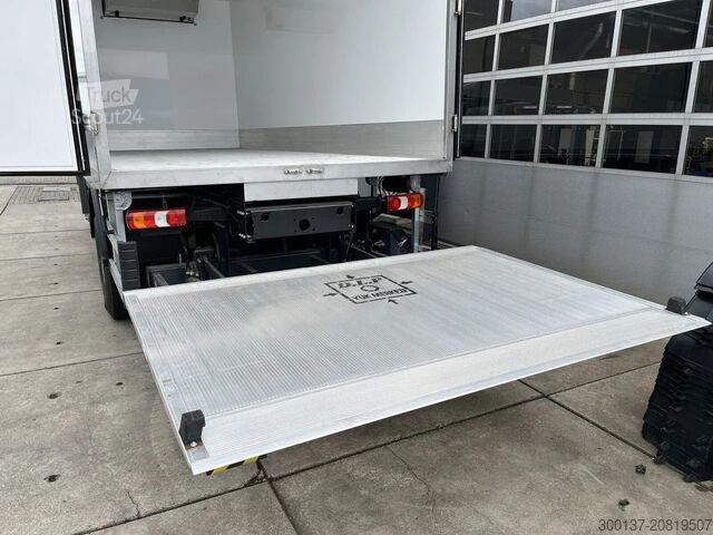 Transport refrigerat/congelat Mercedes-Benz Atego 1725 4x4 Refrigerator Truck