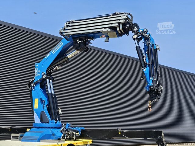 Vrachtwagen met kraan Scania S580 V8 / 8x4 / FASSI 115 t/m CRANE / RETARDER