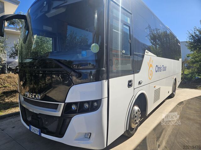 Autobus granturismo Iveco NEXT