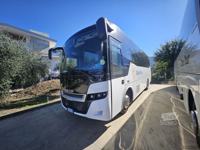 Autobus granturismo Iveco NEXT