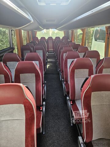 Autobus granturismo Iveco NEXT