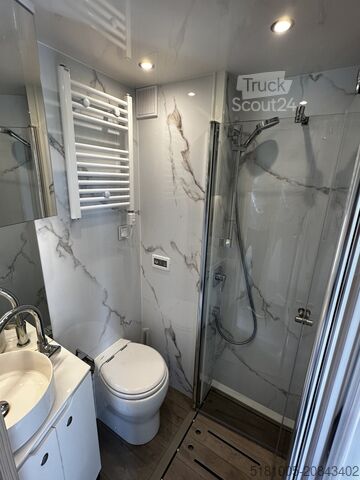 Paarden transport Volvo FH 540 Jong gebrukt 7 paards plus living pop-ot...