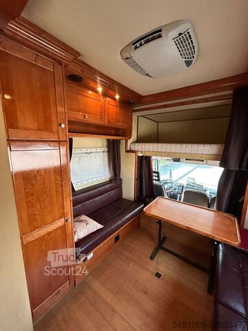 Horse transportation Iveco Eurocargo Iveco STX paardevrachtwagen voor 5 pa...