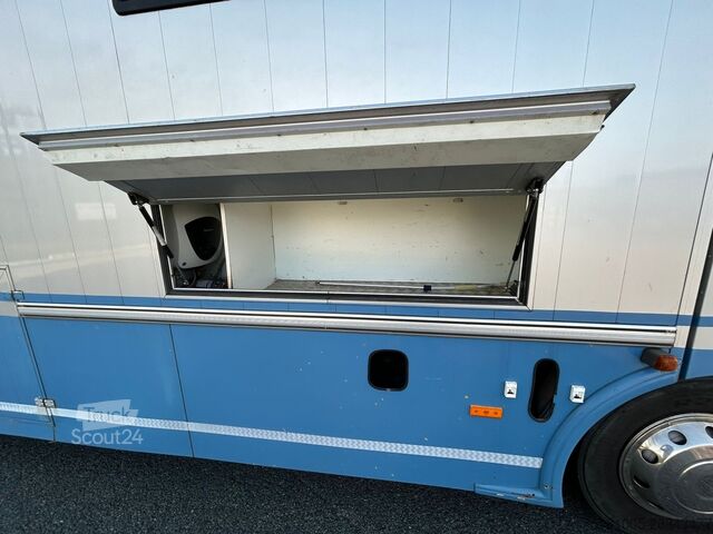 Horse transportation Iveco Eurocargo Iveco STX paardevrachtwagen voor 5 pa...