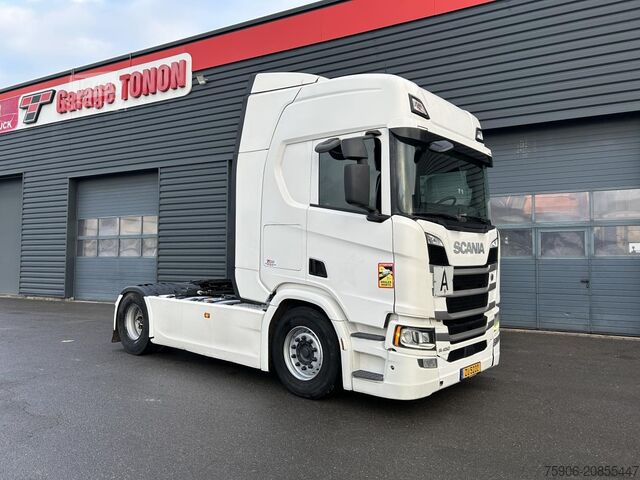 Standard tractor unit Scania R