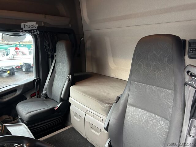 Standard tractor unit Scania R