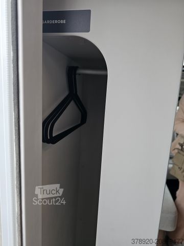 Półzintegrowany kamper LMC Cruiser T750 EL sofort Verfügbar, 3e+4e Sitzpl.