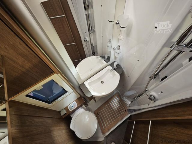 Półzintegrowany kamper LAIKA Ecovip Titanio L 3019