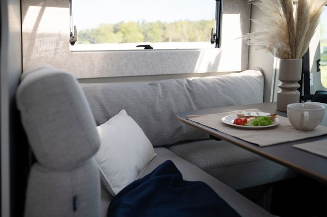 Półzintegrowany kamper LMC Cruiser T740 EL sofort Verfügbar,3e+4e Sitzplatz