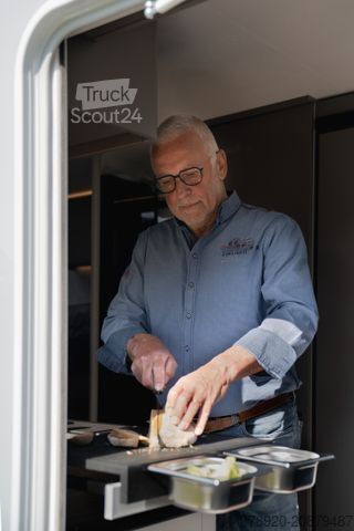 Półzintegrowany kamper LMC Cruiser T740 EL sofort Verfügbar,3e+4e Sitzplatz