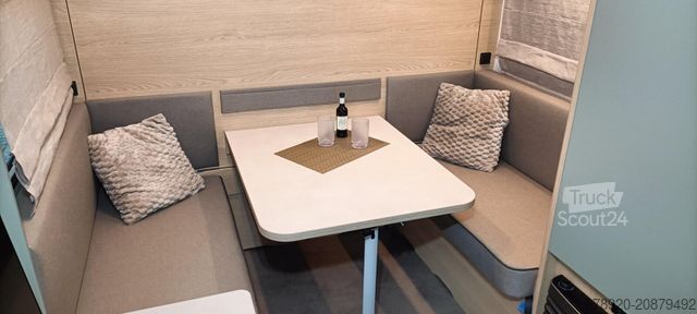 Przyczepa kempingowa LMC Style 400 F