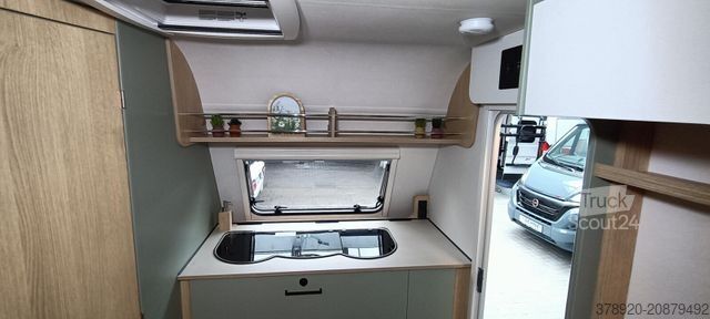 Przyczepa kempingowa LMC Style 400 F