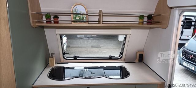 Przyczepa kempingowa LMC Style 400 F