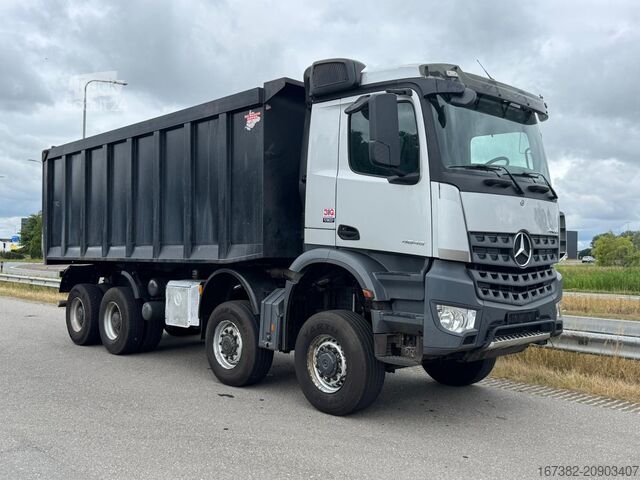 Benne Mercedes-Benz Arocs 4848 8x8