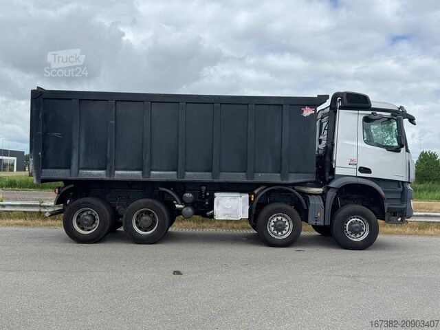 Benne Mercedes-Benz Arocs 4848 8x8