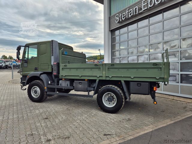 Ciężarówka z płaską platformą IVECO Eurocargo ML100E22WM-BW 4x4 Pritsche L-Haus Bett
