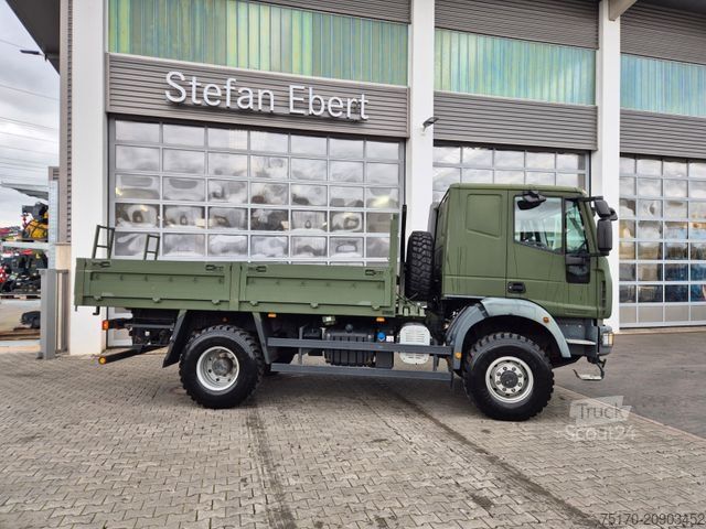 Ciężarówka z płaską platformą IVECO Eurocargo ML100E22WM-BW 4x4 Pritsche L-Haus Bett