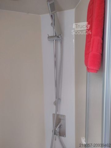 Yarı entegre karavan FORSTER FT T745EF