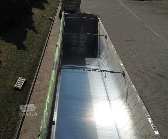 Polpriklopnik Schmitz Cargobull SKI 24 SL 10.5 Auflieger