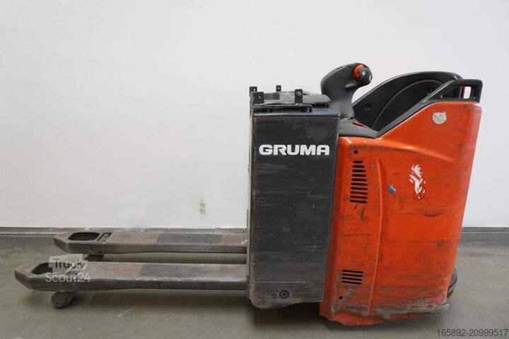 Elektrische meelooppallettruck met sta-platform Linde T 20 SP 131