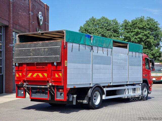Transport de bétail Volvo FM 300 4x2 - Livestock 1 deck - Ventilation - E...