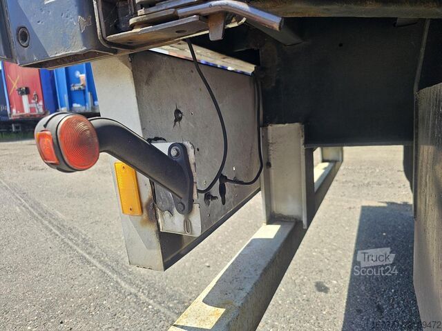 Завеса отстрани PACTON T3 001 /3 axle curtainsider /saf disc/ apk tuv/...