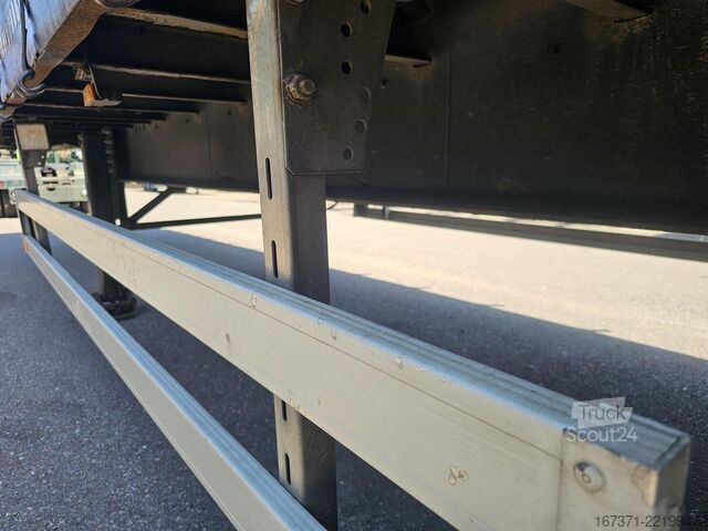 Завеса отстрани PACTON T3 001 /3 axle curtainsider /saf disc/ apk tuv/...