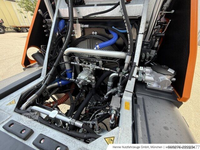 Annan Schmidt Schmidt Swingo 200+ Kehrmaschine 125.900&euro; netto