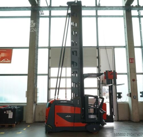 Préparateur de commandes à grande hauteur Linde K-Schwenkschubgabel 011