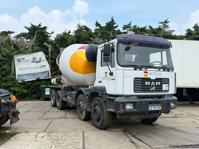 Betonmixer vrachtwagen MAN 32.364 8X4 CIFA Beton 9M3 Mixer Spring/Spring ZF