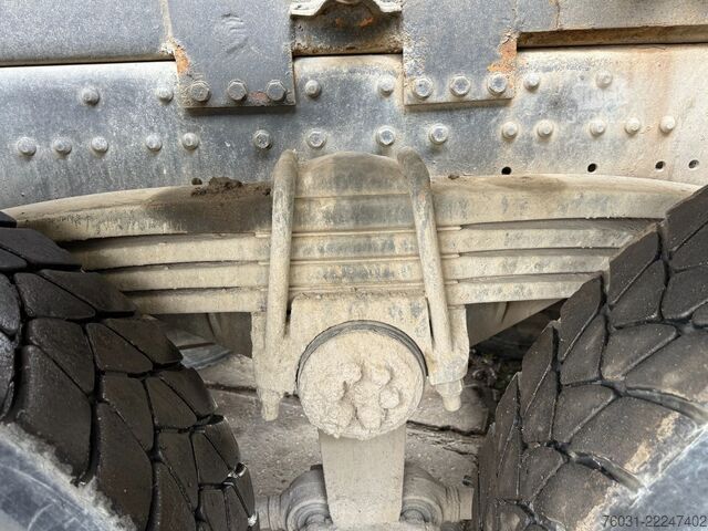 Betonmixer vrachtwagen MAN 32.364 8X4 CIFA Beton 9M3 Mixer Spring/Spring ZF
