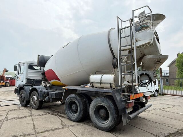 Betonmixer vrachtwagen MAN 32.364 8X4 CIFA Beton 9M3 Mixer Spring/Spring ZF