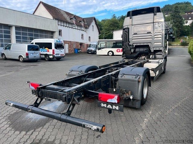 Lastbilchassis MAN 18.400 - Euro 6 - Klima - AHK - TÜV 01/27