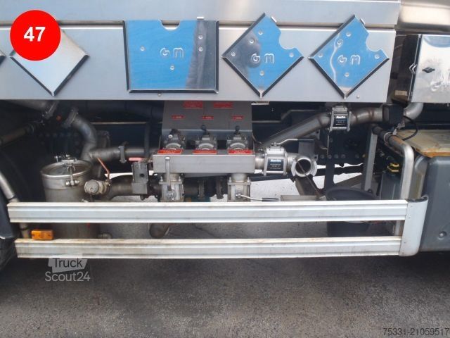 Camión cisterna RENAULT D WIDE 320 ÖLSAMMLER OIL COLLECTOR