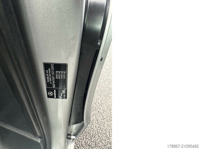 Prispôsobená dodávka Mercedes-Benz Vito Kasten 111 CDI kompakt Kamera Webasto Navi