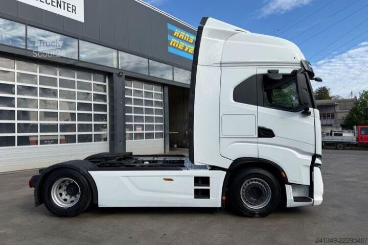 Vakio vetoauto IVECO S-Way 490 4x2