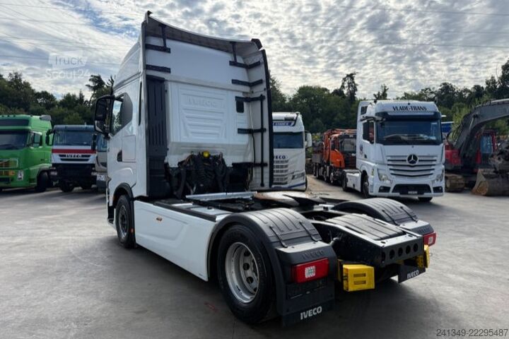 Vakio vetoauto IVECO S-Way 490 4x2