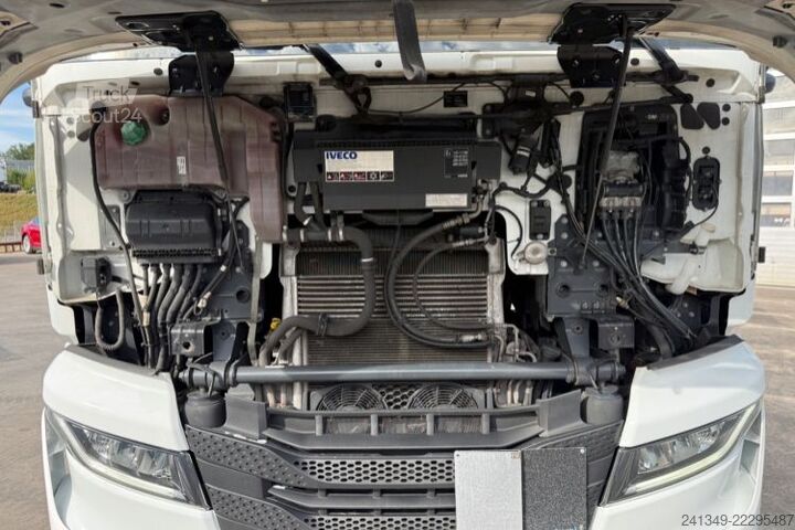 Vakio vetoauto IVECO S-Way 490 4x2