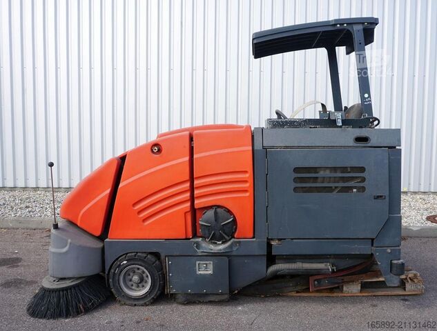 камион за метене HAKO 1800 LPG