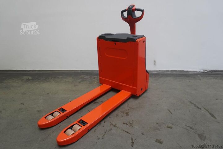 Manual pallet jack Linde T 16 1152-02
