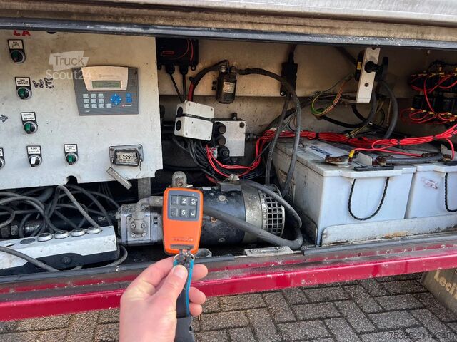 Cattle transport Berdex Newnion 4 stock livestock Type2 liftaxle 2