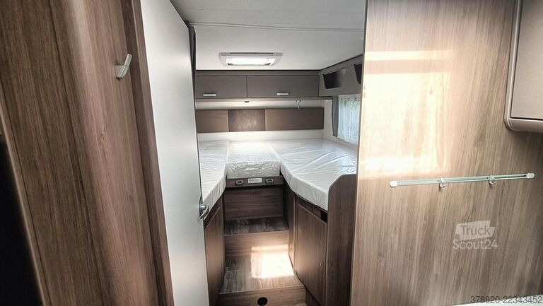 Yarı entegre karavan CARADO T 447 Fiat