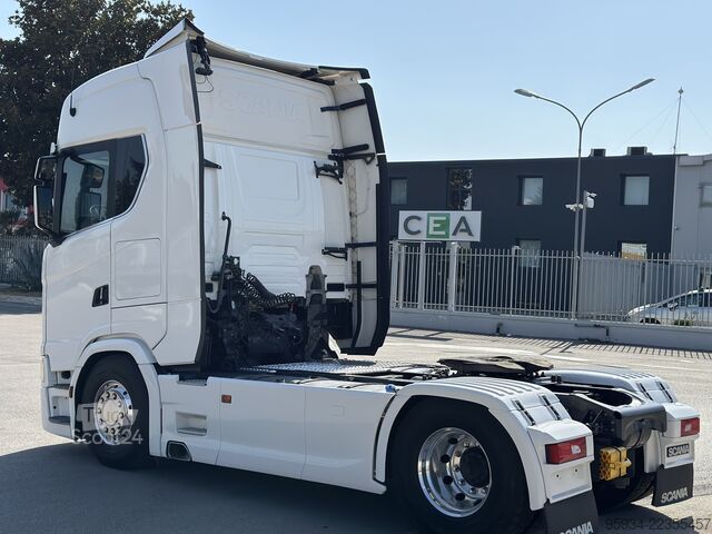 وحدة جرار قياسية SCANIA 650 S
