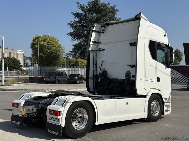 وحدة جرار قياسية SCANIA 650 S