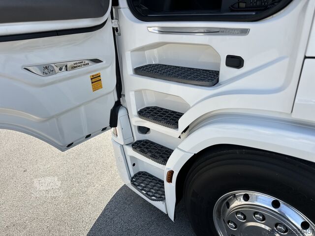وحدة جرار قياسية SCANIA 650 S